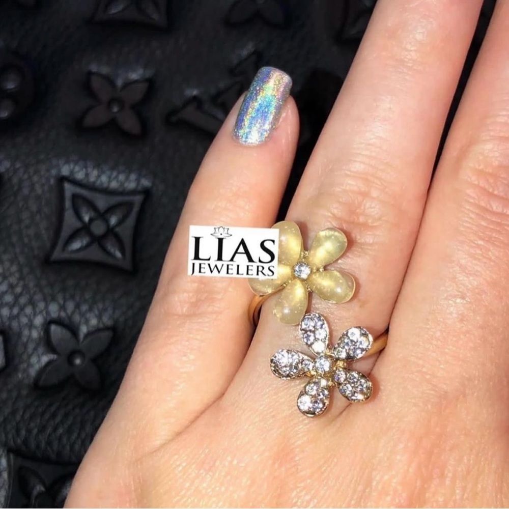 New 18k rose gold engagement ring Flower Ring